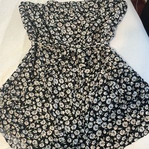 Cute sleeveless romper, bought too large for myself!